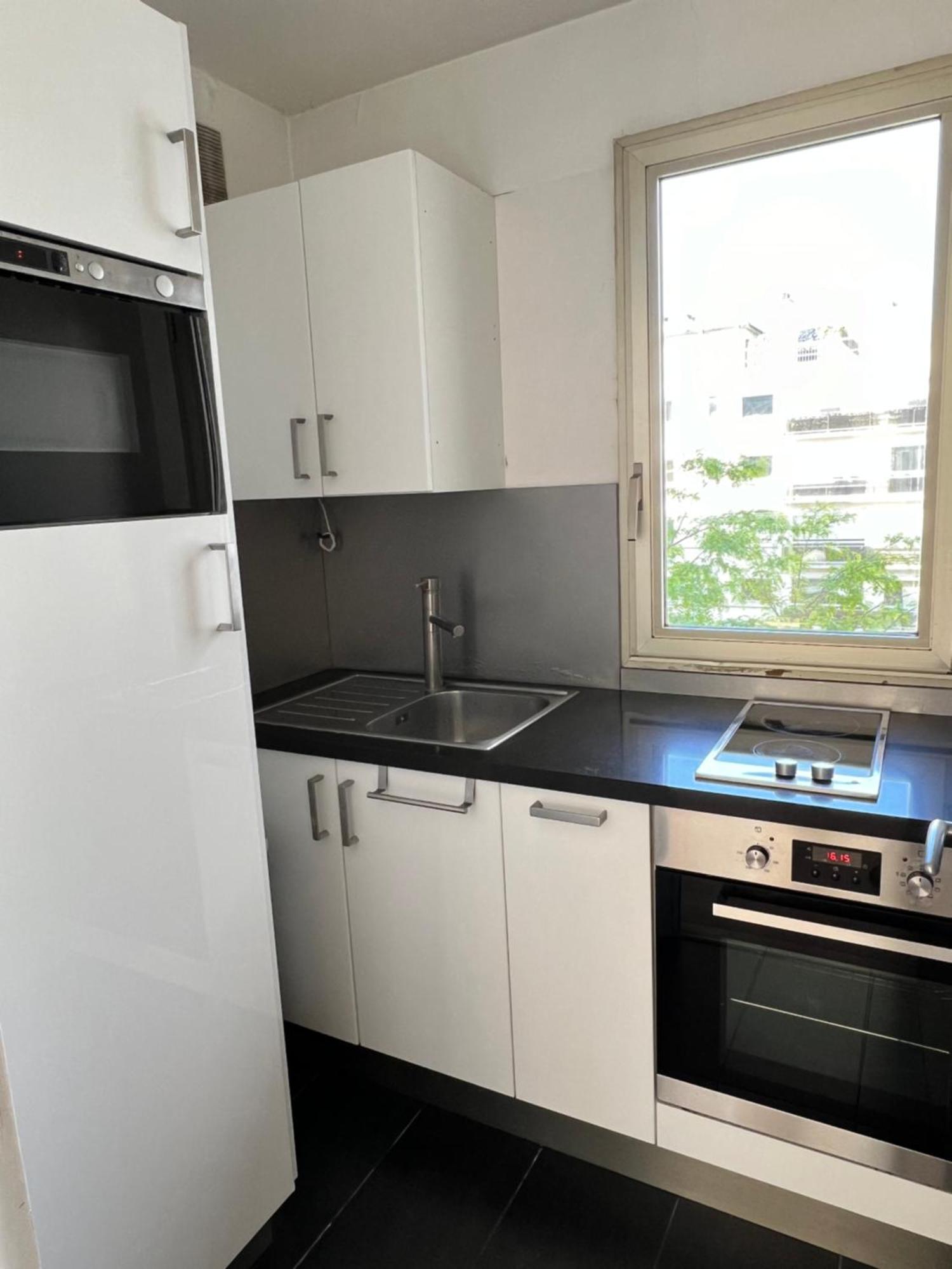 Your Parisian Hideaway - Entire Apartment 외부 사진