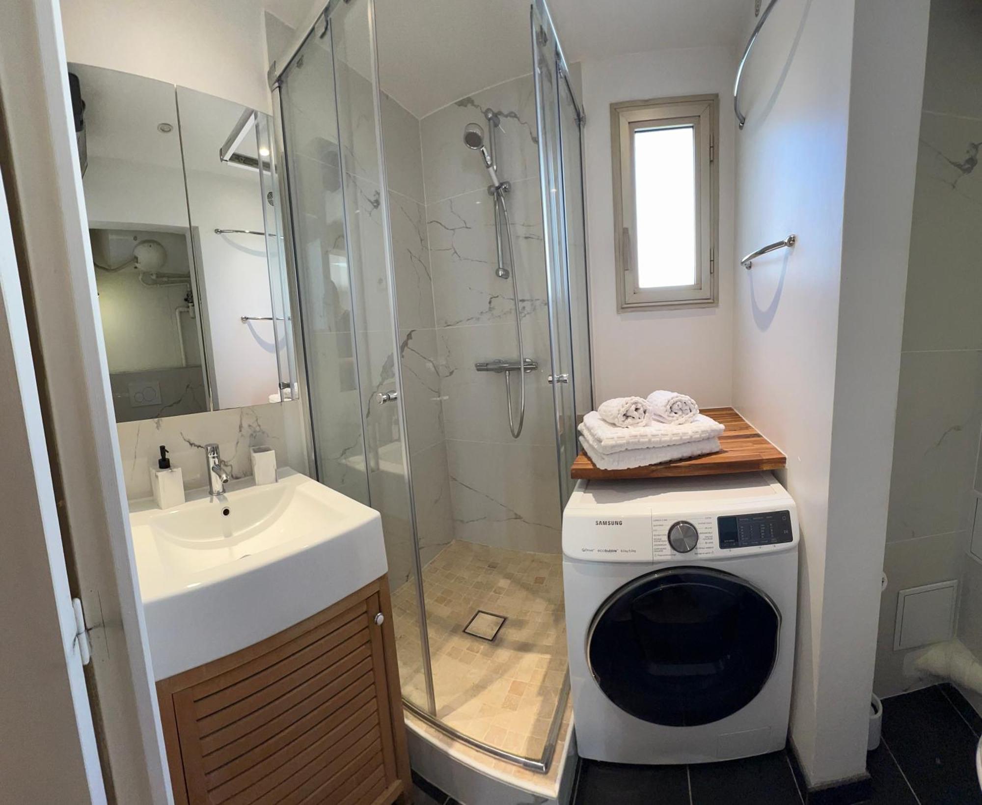 Your Parisian Hideaway - Entire Apartment 외부 사진